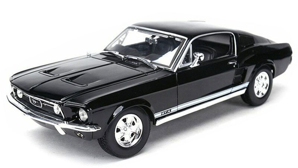 Maisto 1967 Ford Mustang GTA Fastback Black 118 Scale