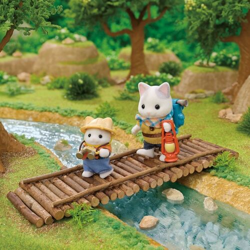 Sylvanian Families Exciting Exploration Set - Latte Cat Brother & Baby SF5763