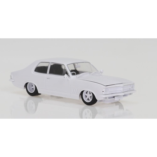 DDA 1:24 Plastic Kit LC Torana V8 Custom Sealed Body Opening Bonnet w/Engine DDA621K