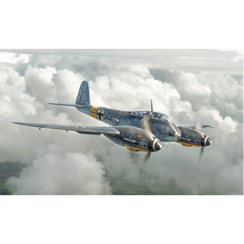 Italeri Messerschmitt Me 410 A-1 Hornisse 1:72 Scale Model Kit 074