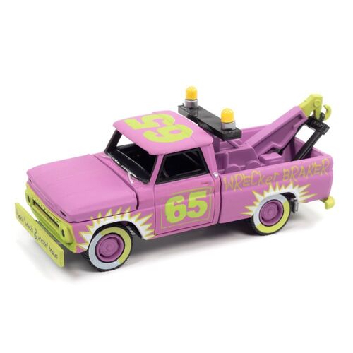 Johnny Lightning Street Freaks 1965 Chevy Tow Truck 1:64 Scale Diecast JLSF022